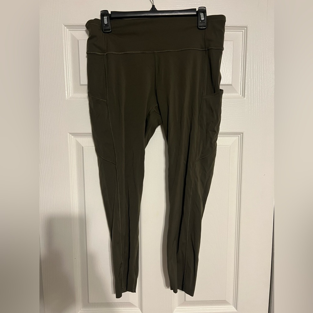 Lululemon Fast and Free Olive Green Leggings with pockets size 12